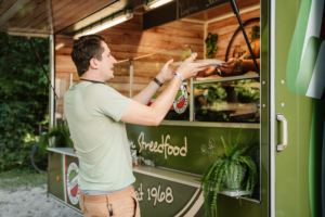 Sommer, Sonne, Wakeboard-Action: Unser evoila Sommerfest 2025 